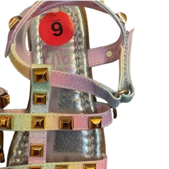 ๐ Baby Rainbow Studded Olivia Miller Girl Sandals - Picture 4 of 6